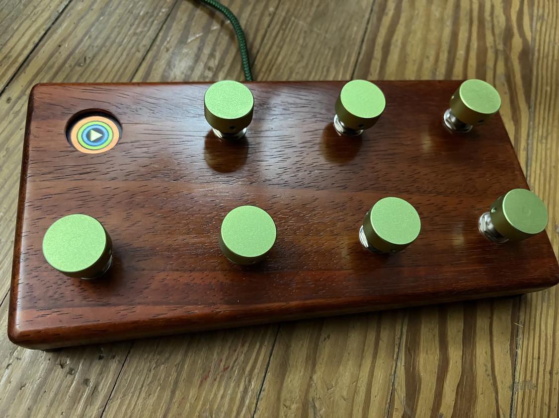 Custom paduak Universal Performance Foot Controller